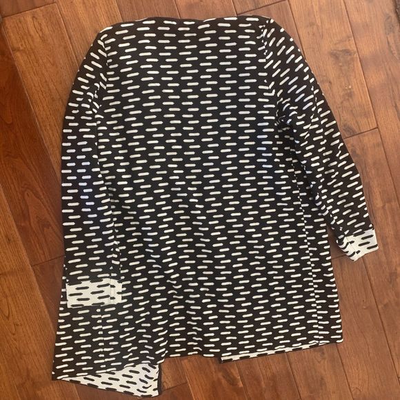 August Silk Black & White Geometric Print Double Knit Open Front Cardigan Size L - Picture 9 of 9
